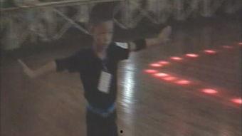 成人旱冰溜冰视频,跟随视频领略成人溜冰风采